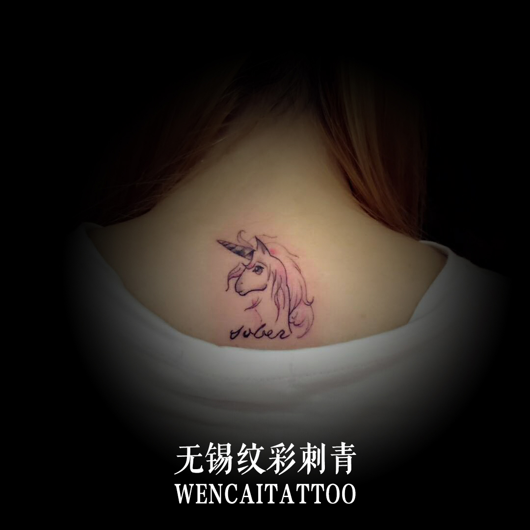 手背oldschool玫瑰纹身图案 - 广州纹彩刺青